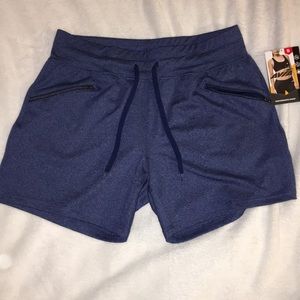 Blue Avia shorts with pockets (Small)